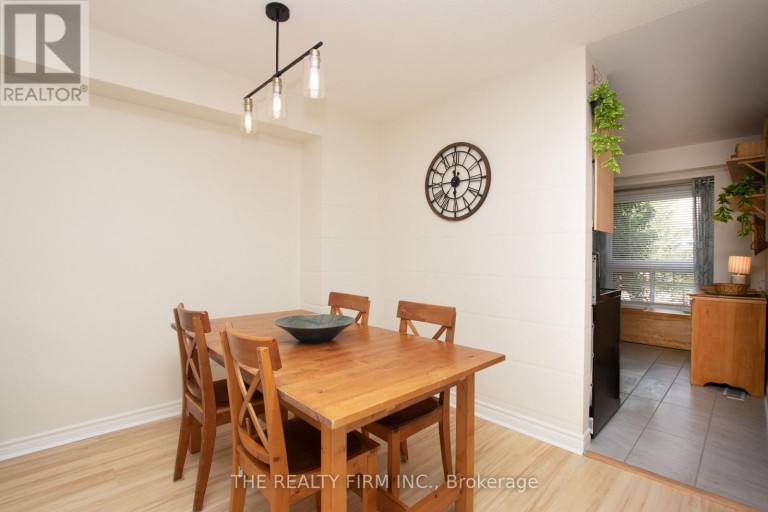 32 - 110 DEVERON CRESCENT, London South (South T), Ontario, N5Z4W7