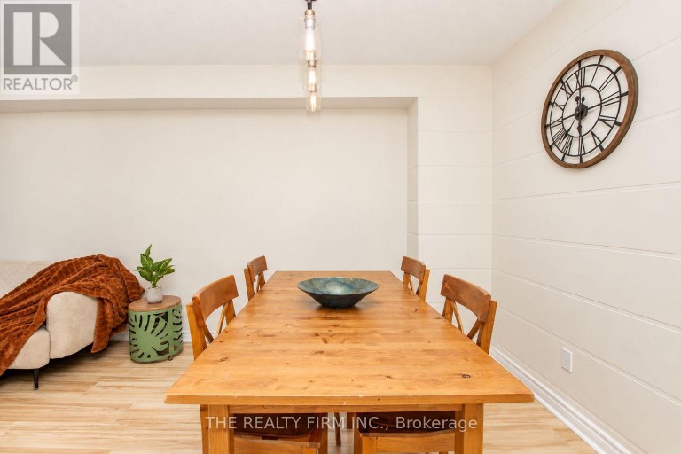 32 - 110 DEVERON CRESCENT, London South (South T), Ontario, N5Z4W7