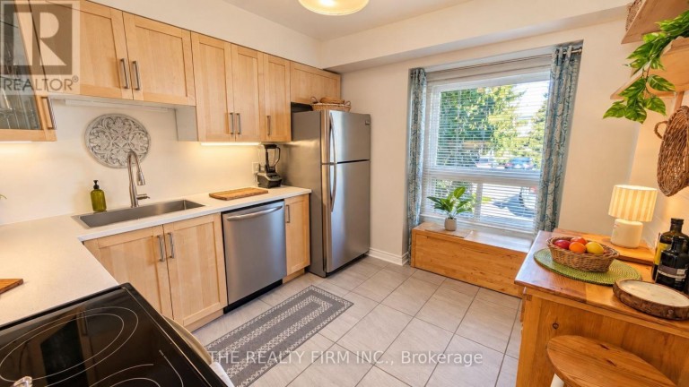 32 - 110 DEVERON CRESCENT, London South (South T), Ontario, N5Z4W7
