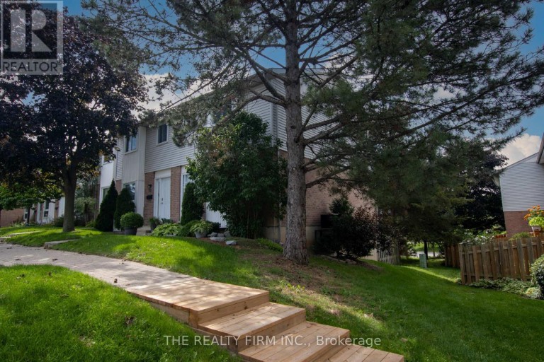 32 - 110 DEVERON CRESCENT, London South (South T), Ontario, N5Z4W7