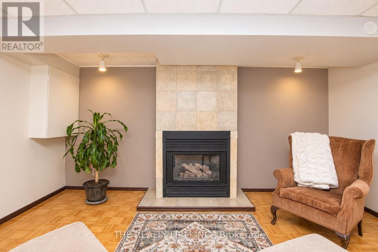 32 - 110 DEVERON CRESCENT, London South (South T), Ontario, N5Z4W7