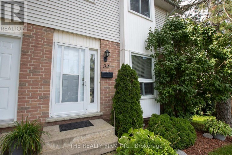 32 - 110 DEVERON CRESCENT, London South (South T), Ontario, N5Z4W7