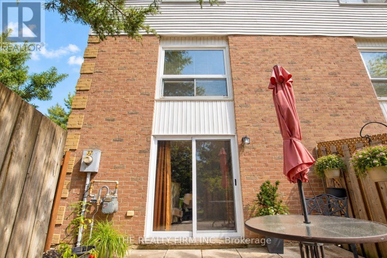 32 - 110 DEVERON CRESCENT, London South (South T), Ontario, N5Z4W7