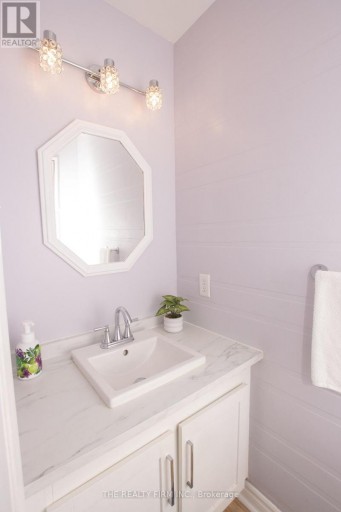 32 - 110 DEVERON CRESCENT, London South (South T), Ontario, N5Z4W7