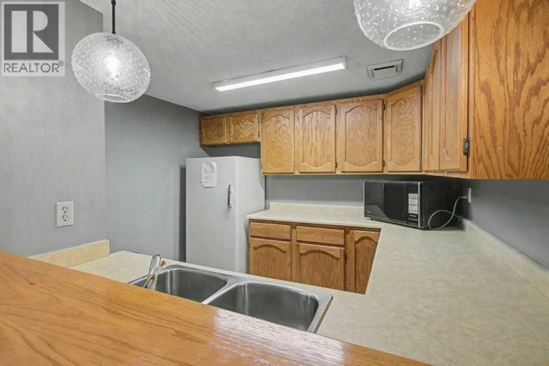 602, 320 Meredith Road NE, Calgary, Alberta, T2E5A6