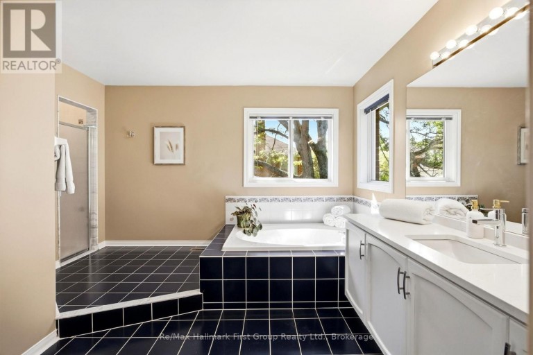 41 BANCROFT CRESCENT, Whitby (Williamsburg), Ontario, L1R2J4