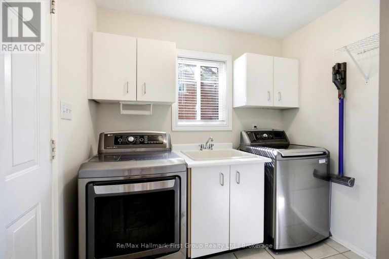 41 BANCROFT CRESCENT, Whitby (Williamsburg), Ontario, L1R2J4