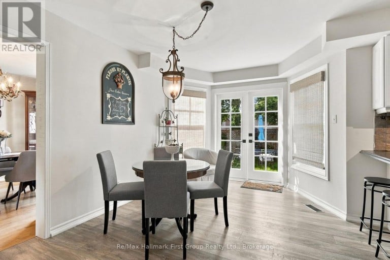 703 CARLISLE STREET, Cobourg, Ontario, K9A5E4