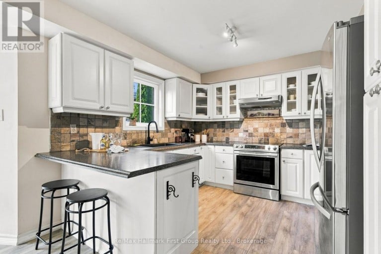 703 CARLISLE STREET, Cobourg, Ontario, K9A5E4