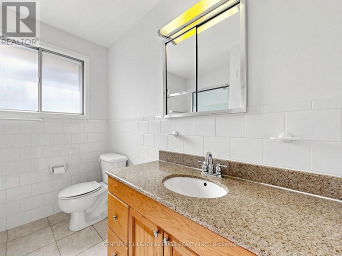 219 LYNEDOCK CRESCENT, Toronto (Parkwoods-Donalda), Ontario, M3A2B5