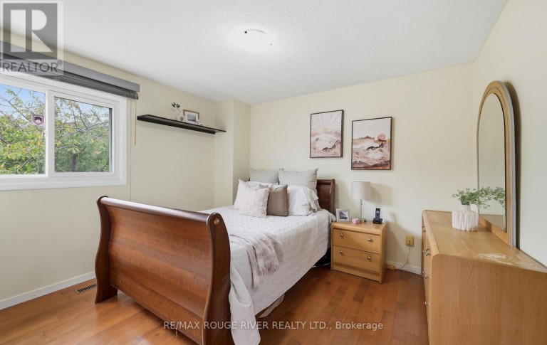 33 RANGELEY DRIVE, Toronto (Rouge), Ontario, M1B5C2