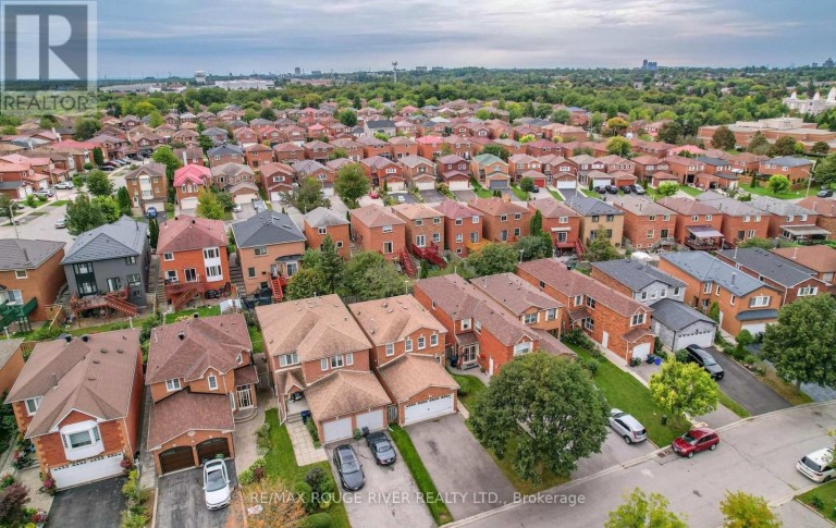 33 RANGELEY DRIVE, Toronto (Rouge), Ontario, M1B5C2
