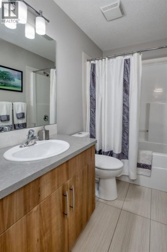 2203, 15 Sunset Square, Cochrane, Alberta, T4C0E7