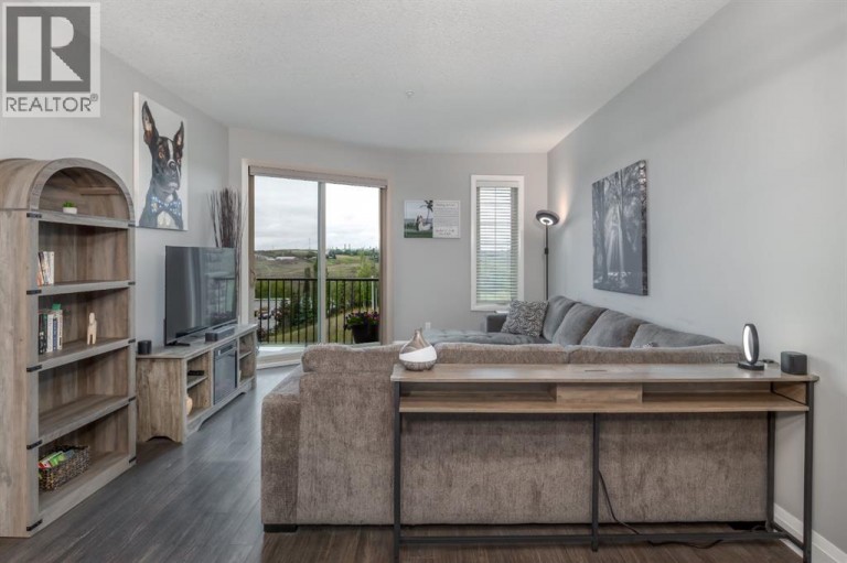 2203, 15 Sunset Square, Cochrane, Alberta, T4C0E7