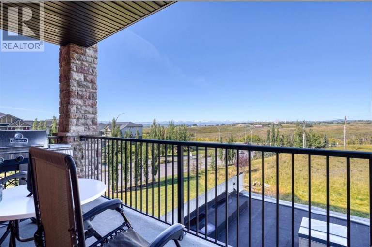 2203, 15 Sunset Square, Cochrane, Alberta, T4C0E7