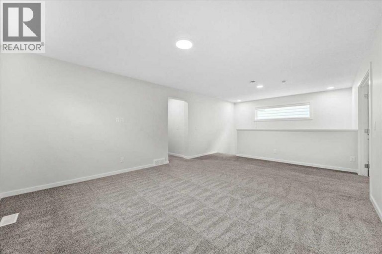 75 Versant Rise SW, Calgary, Alberta, T2Y0Z1