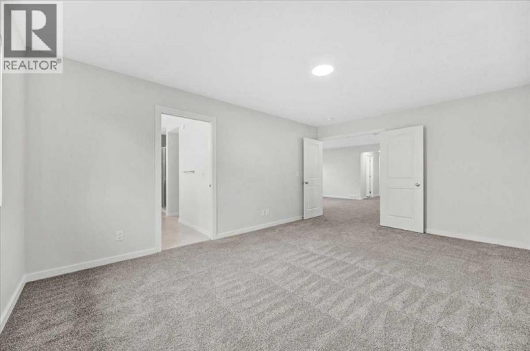 75 Versant Rise SW, Calgary, Alberta, T2Y0Z1