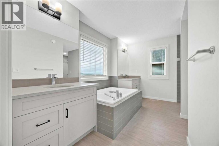 75 Versant Rise SW, Calgary, Alberta, T2Y0Z1