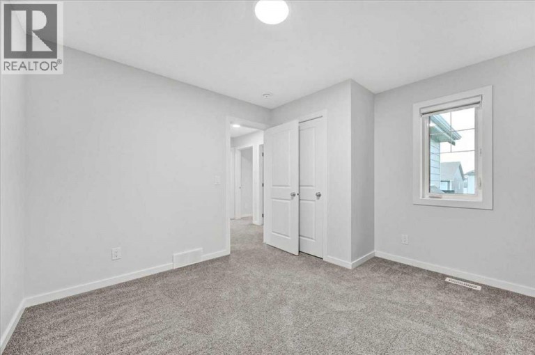 75 Versant Rise SW, Calgary, Alberta, T2Y0Z1
