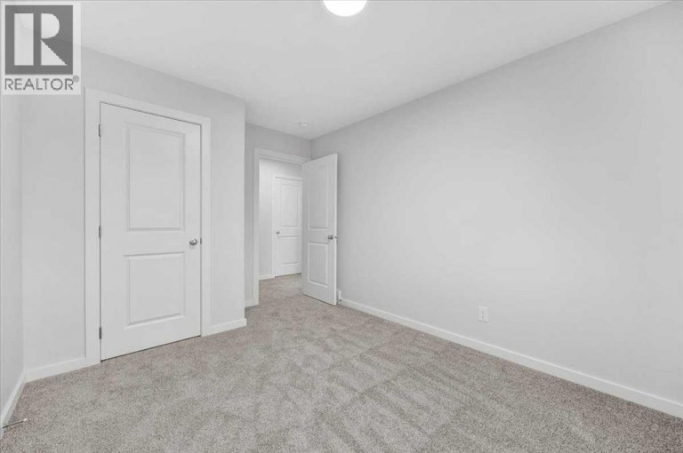 75 Versant Rise SW, Calgary, Alberta, T2Y0Z1