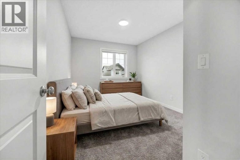 75 Versant Rise SW, Calgary, Alberta, T2Y0Z1