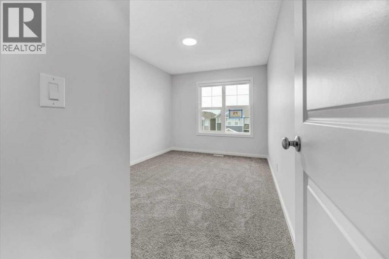 75 Versant Rise SW, Calgary, Alberta, T2Y0Z1