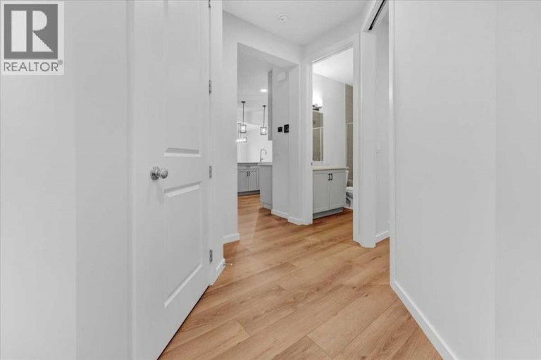75 Versant Rise SW, Calgary, Alberta, T2Y0Z1