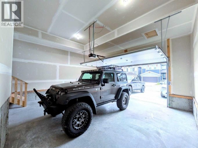 75 Versant Rise SW, Calgary, Alberta, T2Y0Z1