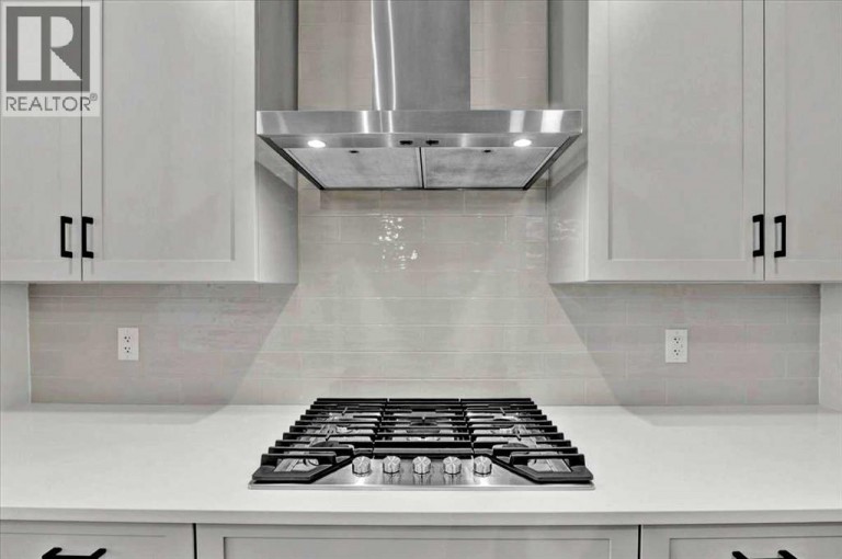 75 Versant Rise SW, Calgary, Alberta, T2Y0Z1
