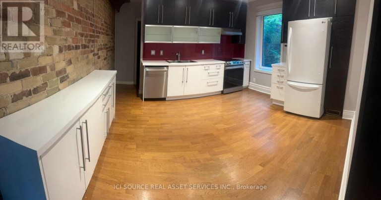 UPPER - 62 FERNWOOD PARK AVENUE, Toronto (The Beaches), Ontario, M4E3G1