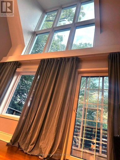 UPPER - 62 FERNWOOD PARK AVENUE, Toronto (The Beaches), Ontario, M4E3G1