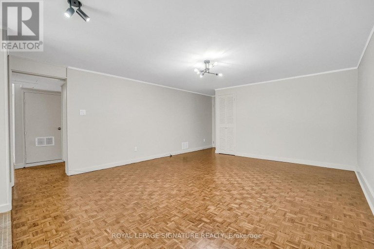 155 THREE VALLEYS DRIVE, Toronto (Parkwoods-Donalda), Ontario, M3A3C1
