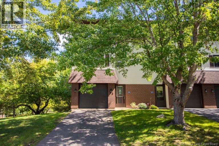 25 Hillsview Crescent, Rothesay, New Brunswick, E2E3N5
