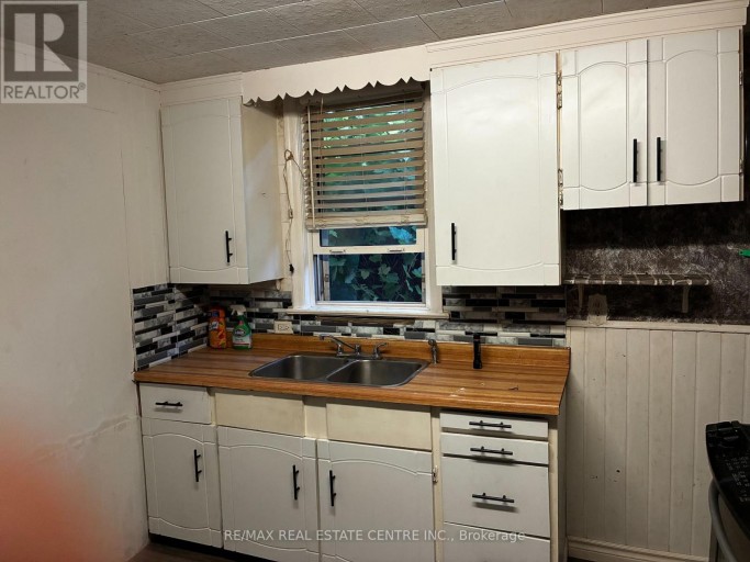 295 STRATHEARN AVENUE, Hamilton (Homeside), Ontario, L8H5K8