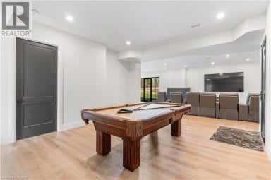 742 COUNTRY SQUIRE Road Waterloo Ontario photo 44