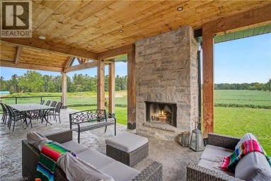 742 COUNTRY SQUIRE Road Waterloo Ontario photo 46