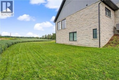 742 COUNTRY SQUIRE Road Waterloo Ontario photo 49