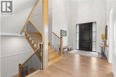 742 COUNTRY SQUIRE Road Waterloo Ontario photo 8