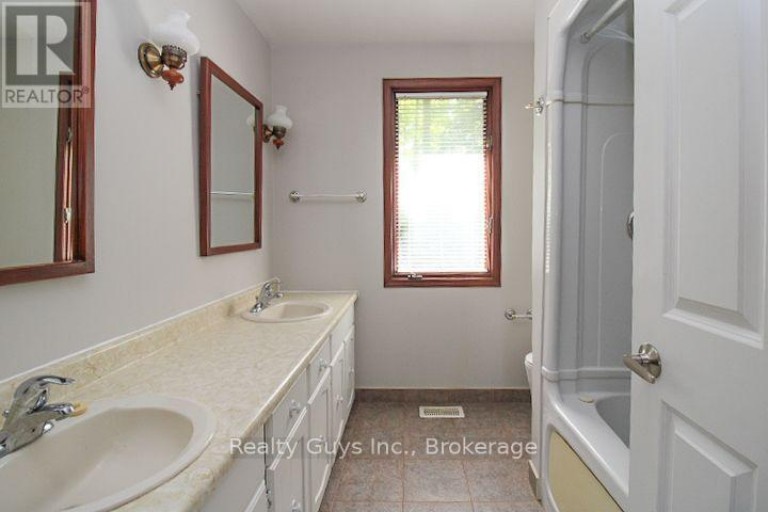 1931 SHERBROOKE STREET W, Cavan Monaghan (Cavan-Monaghan), Ontario, K9J0E5