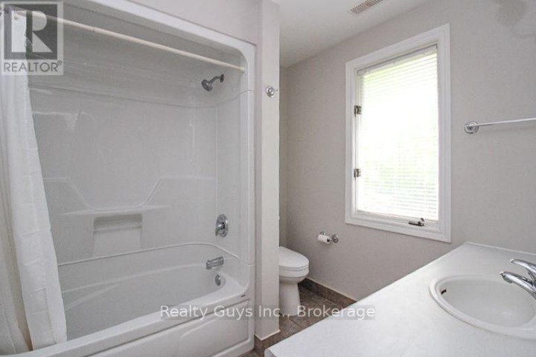 1931 SHERBROOKE STREET W, Cavan Monaghan (Cavan-Monaghan), Ontario, K9J0E5