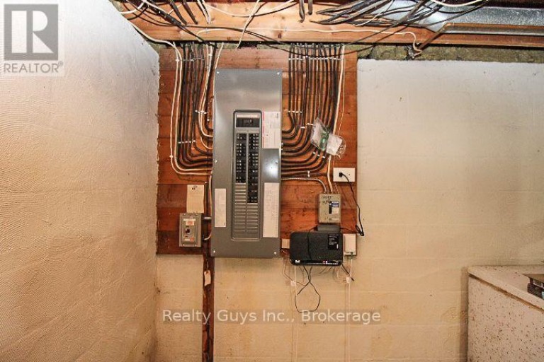1931 SHERBROOKE STREET W, Cavan Monaghan (Cavan-Monaghan), Ontario, K9J0E5