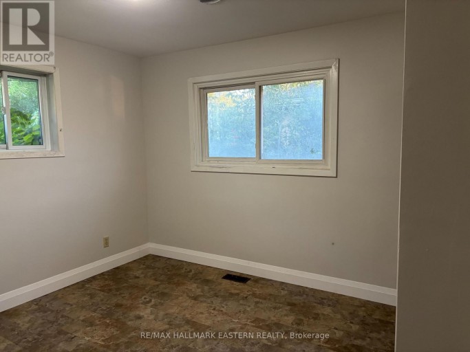 MAIN FLOOR UNIT - 893 FORD STREET, Peterborough (Otonabee Ward 1), Ontario, K9J5V2