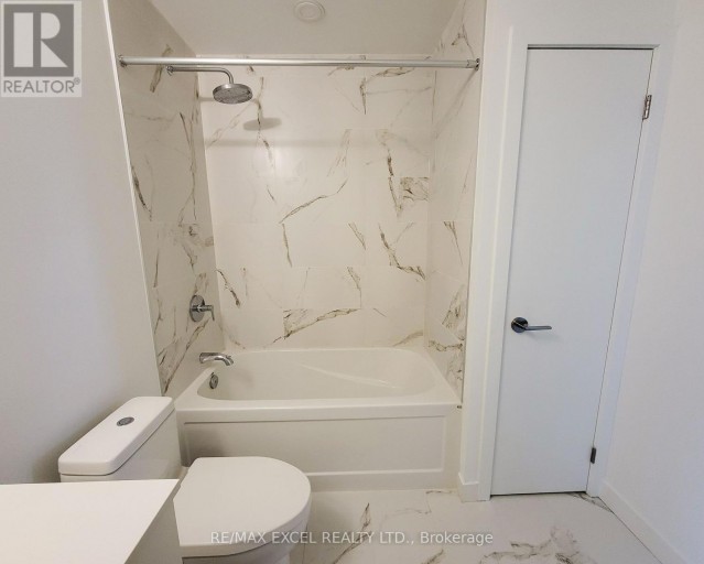 N323 - 7 GOLDEN LION HEIGHTS, Toronto (Newtonbrook East), Ontario, M2M4E7