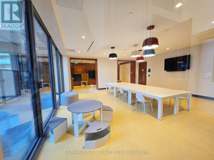 N323 - 7 GOLDEN LION HEIGHTS, Toronto (Newtonbrook East), Ontario, M2M4E7