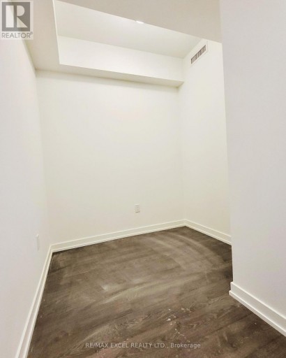 N323 - 7 GOLDEN LION HEIGHTS, Toronto (Newtonbrook East), Ontario, M2M4E7