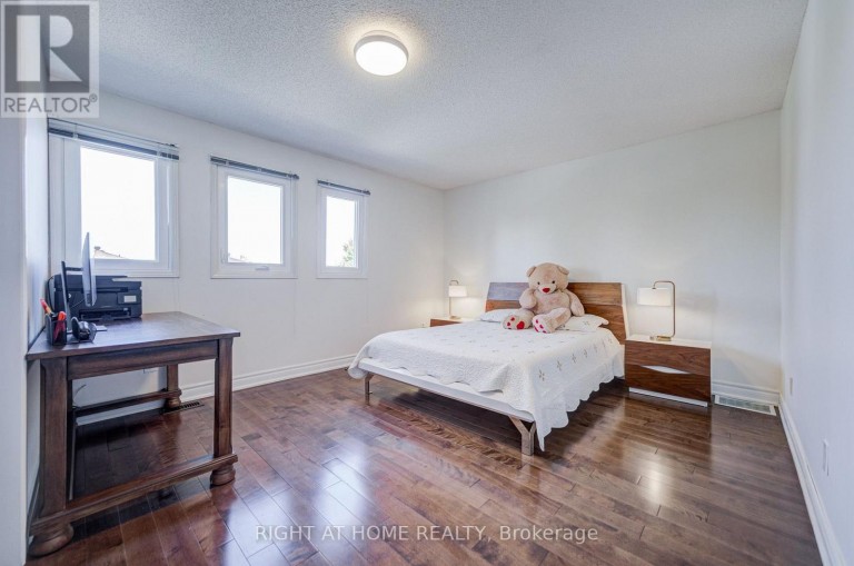 71 BAYHAMPTON CRESCENT, Vaughan (Brownridge), Ontario, L4J7H2