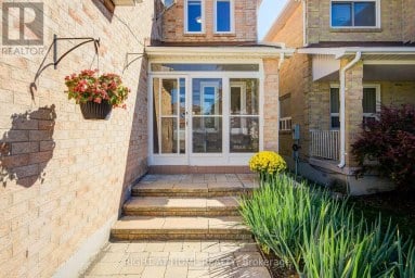 71 BAYHAMPTON CRESCENT Vaughan (Brownridge) Ontario photo 3