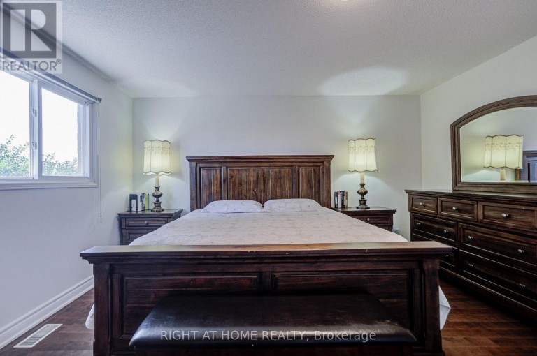71 BAYHAMPTON CRESCENT, Vaughan (Brownridge), Ontario, L4J7H2