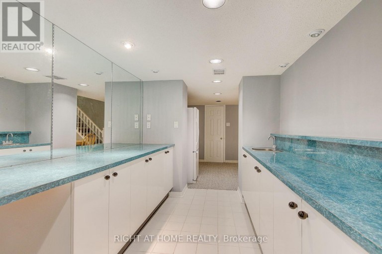 71 BAYHAMPTON CRESCENT, Vaughan (Brownridge), Ontario, L4J7H2