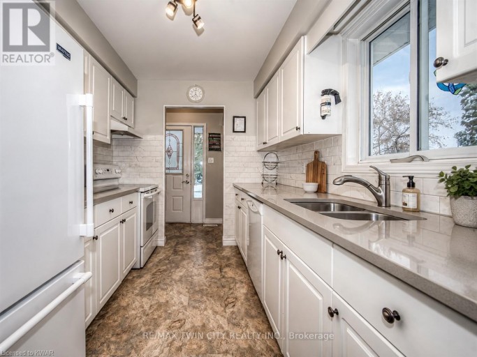 A - 652 JACOB LANE, Waterloo, Ontario, N2V2G9